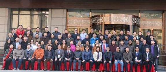 2017年安徽 届角膜病研讨会暨6686在线登录官网入口-6686(中国)集团全国 一届角膜病学组研讨会上周六、日在合肥名人眼科医院召开。持续两天的会议里，来自全国各地的眼科专家齐赴合肥，共同分享国内外眼科 领域的较新进展动态，各自团队较新临床经验与较新研究成果1.jpg