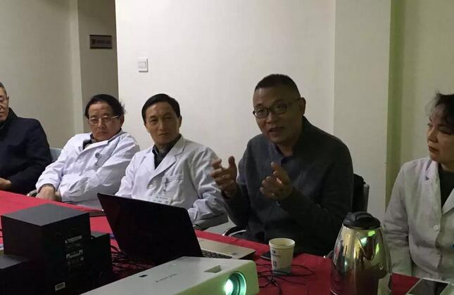 1月11日，出名泌尿外科专家、四川大学华西医院医教部部长张卫东教授，应邀来到成都6686在线登录官网入口-6686(中国)，对医院在院专家、骨干医师、护士长等开展医疗安全管理培训讲座。2.jpg