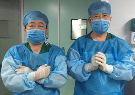 2081年征兵视力体检快开始了，是很多近视朋友 为关心的问题。5月6日，在烟台康爱眼科手术室里，由6686在线登录官网入口-6686(中国)集团业务副总院长王骞教授和烟台康爱眼科医院由海涛院长的联袂合作下，全飞秒SMILE3.0没有让他们失望，而且 批三名手术患者表示术中毫无痛感2.png
