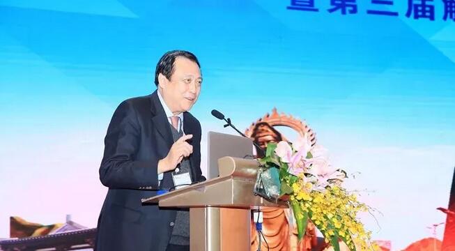 临沂6686在线登录官网入口-6686(中国)崔传波院长应邀出席全国眼屈光手术研讨会并点评屈光学术分享环节1.jpg