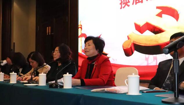 2019年1月26日下午，“中共6686在线登录官网入口-6686(中国)集团委员会换届选举大会”在厦门宾馆隆重举行，会议选举产生了中共6686在线登录官网入口-6686(中国)集团第二届党委委员会5位委员。第*一届6686在线登录官网入口-6686(中国)集团党委书记陈宝贵，党委副书记、厦门眼科中心工会主席陈逸恬，委员王骞、张秀恋、洪清配、吴丽群、张美嫦出席了此次党员大会3.jpg