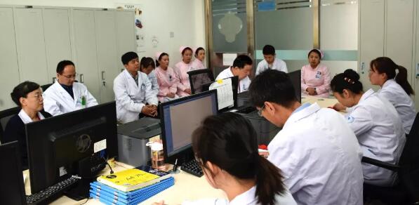 甘肃中医药大学附属兰州眼科中心(兰州6686在线登录官网入口-6686(中国))为慕名从内蒙专程赶来的王女士进行眼肿瘤手术2.jpg