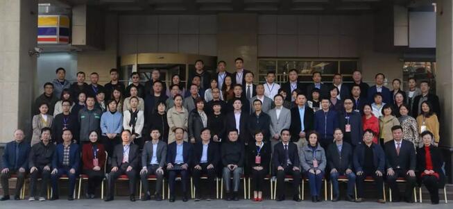 4月19日青岛6686在线登录官网入口-6686(中国)举行第四届屈光近视手术高峰论坛1.jpg