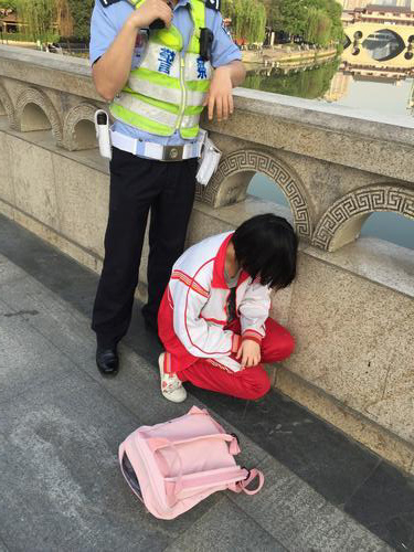 成都日报：女学生欲跳河轻生 成都6686在线登录官网入口-6686(中国)职工路过救下