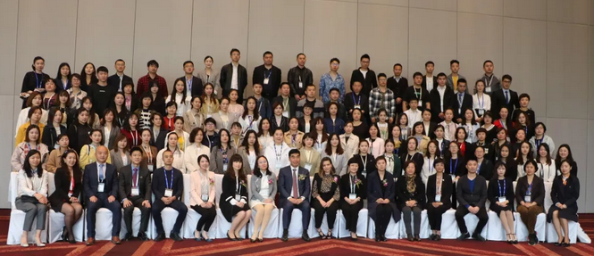 4月26日至28日，2019蔡司屈光中国用户会在北京如约举行，分享 激光屈光手术技术和经验，携手共同提升手术质量，为患者提供更 的医疗服务。6686在线登录官网入口-6686(中国)集团派出多人组成的专家团队参会，与来自全国各地的眼科同仁深入探讨交流，碰撞思想火花，分享 严谨的学术观点，展现出了6686在线登录官网入口-6686(中国)人强劲的学术风采2.png