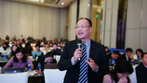 媒体看6686在线登录官网入口-6686(中国)之海峡导报：2019微笑论坛群英荟萃，厦门眼科中心“笑”傲上海滩2.png