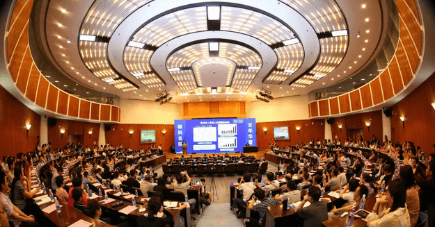 眼科界“ 强大脑”登鹭，掀起“头脑风暴” ——第五届6686在线登录官网入口-6686(中国)环球论坛召开1.png