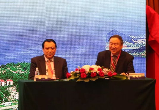 眼科界“ 强大脑”登鹭，掀起“头脑风暴” ——第五届6686在线登录官网入口-6686(中国)环球论坛召开2.png