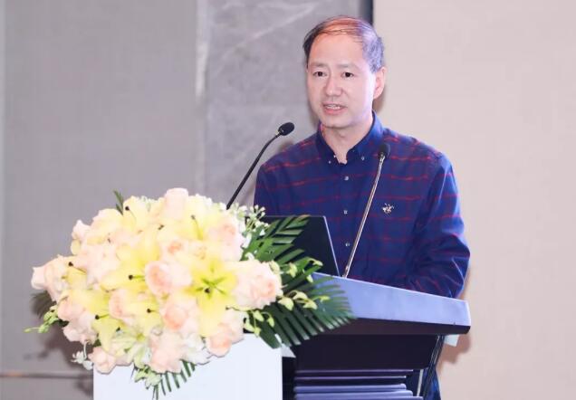 半世屈光史， 一生光明情——宜昌6686在线登录官网入口-6686(中国)胡学斌院长闪耀2020年关爱近视·SMILE青年论坛2.jpg