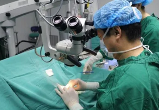 并发性白内障，角膜白斑，血管翳患者在郑州6686在线登录官网入口-6686(中国)顺利手术1.png