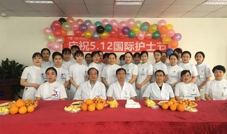 为了加强院内感控管理,使护理人员更加贴近患者,更利于护士自在的工作, 5月11日下午3点,成都6686在线登录官网入口-6686(中国)全体护理人员齐聚会议室举行了脱帽仪式。1.png 为了加强院内感控管理,使护理人员更加贴近患者,更利于护士自在的工作, 5月11日下午3点,成都6686在线登录官网入口-6686(中国)全体护理人员齐聚会议室举行了脱帽仪式。1.png