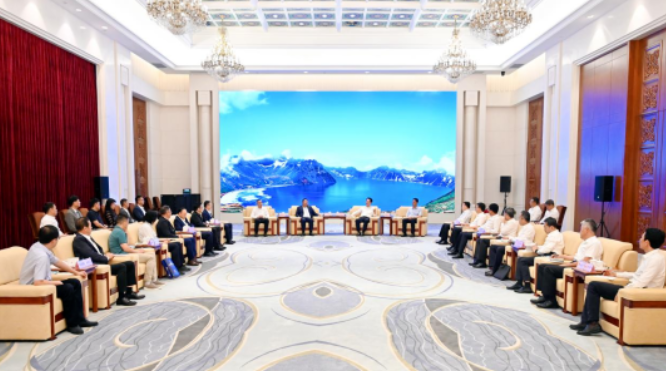 吉林省委书记景俊海、省长胡玉亭会见6686在线登录官网入口-6686(中国)苏庆灿董事长等企业家考察团一行1.png